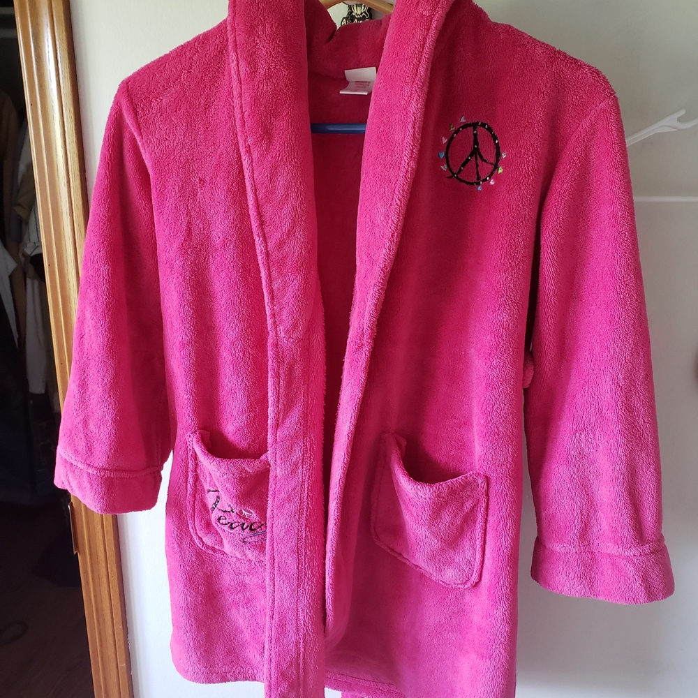 Xhilaration Pink Kids Robe with Peace Sign